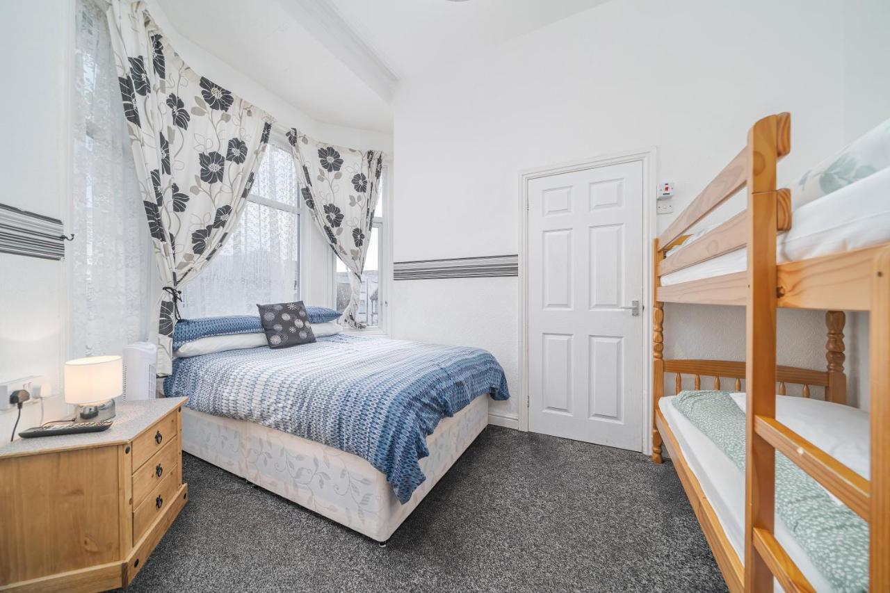 Deneside Guest House Blackpool Bagian luar foto