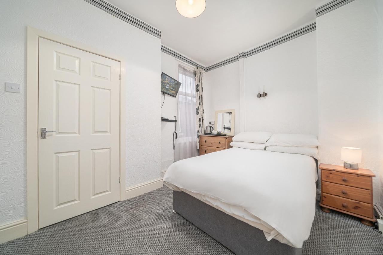 Deneside Guest House Blackpool Bagian luar foto